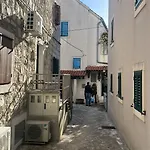 Aspalathos Romantic Retreat *