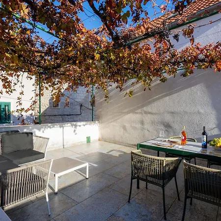 Aspalathos Romantic Retreat * Split