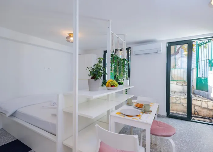 Aspalathos Romantic Retreat Apartament