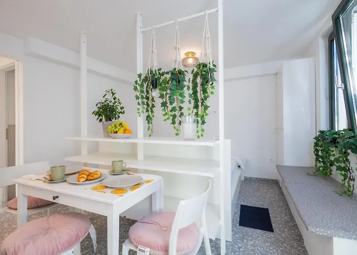 Aspalathos Romantic Retreat *