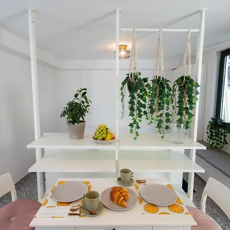 Aspalathos Romantic Retreat * Split