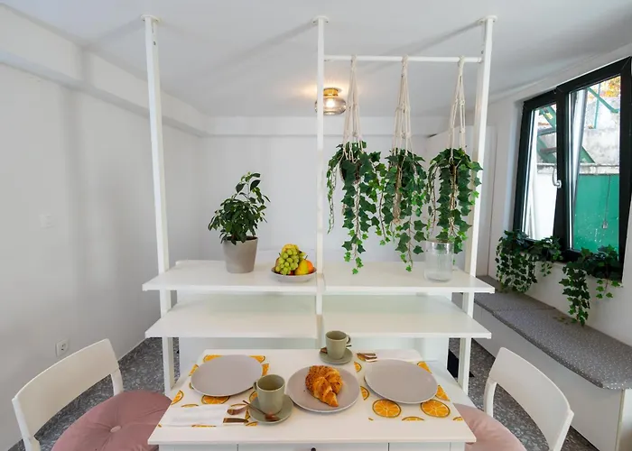 Aspalathos Romantic Retreat * Split