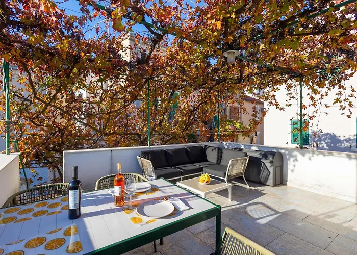 Aspalathos Romantic Retreat * Split