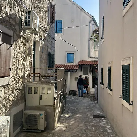 Aspalathos Romantic Retreat *